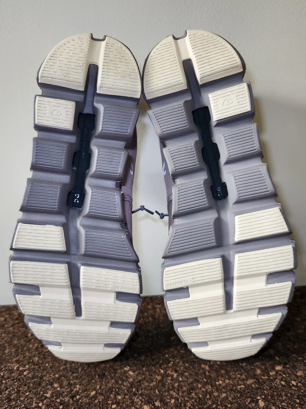 On Cloud Running Waterproof Shoes Womens Size 7.5 - Picture 6 of 10